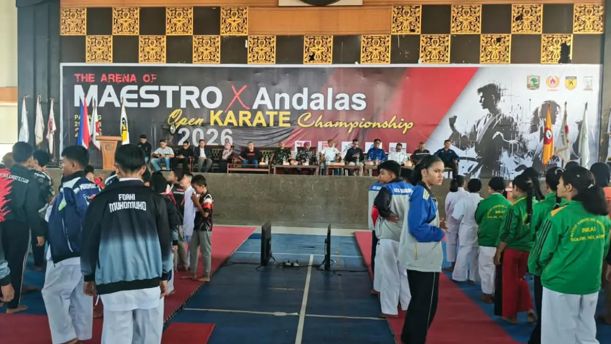 Jelang Porprov Sumbar, Atlet Karate Uji Kemampuan di GOR UNP